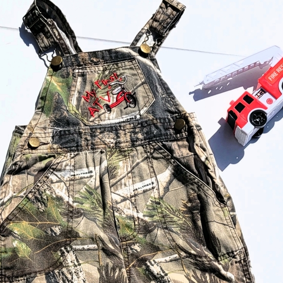 Realtree Overalls - Picture 2 of 6